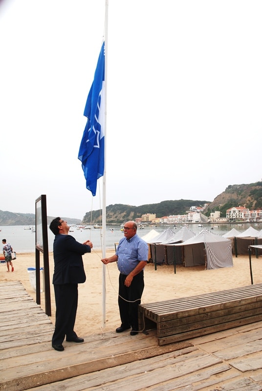 Bandeira Azul hasteada em São Martinho do Porto Jornal das Caldas