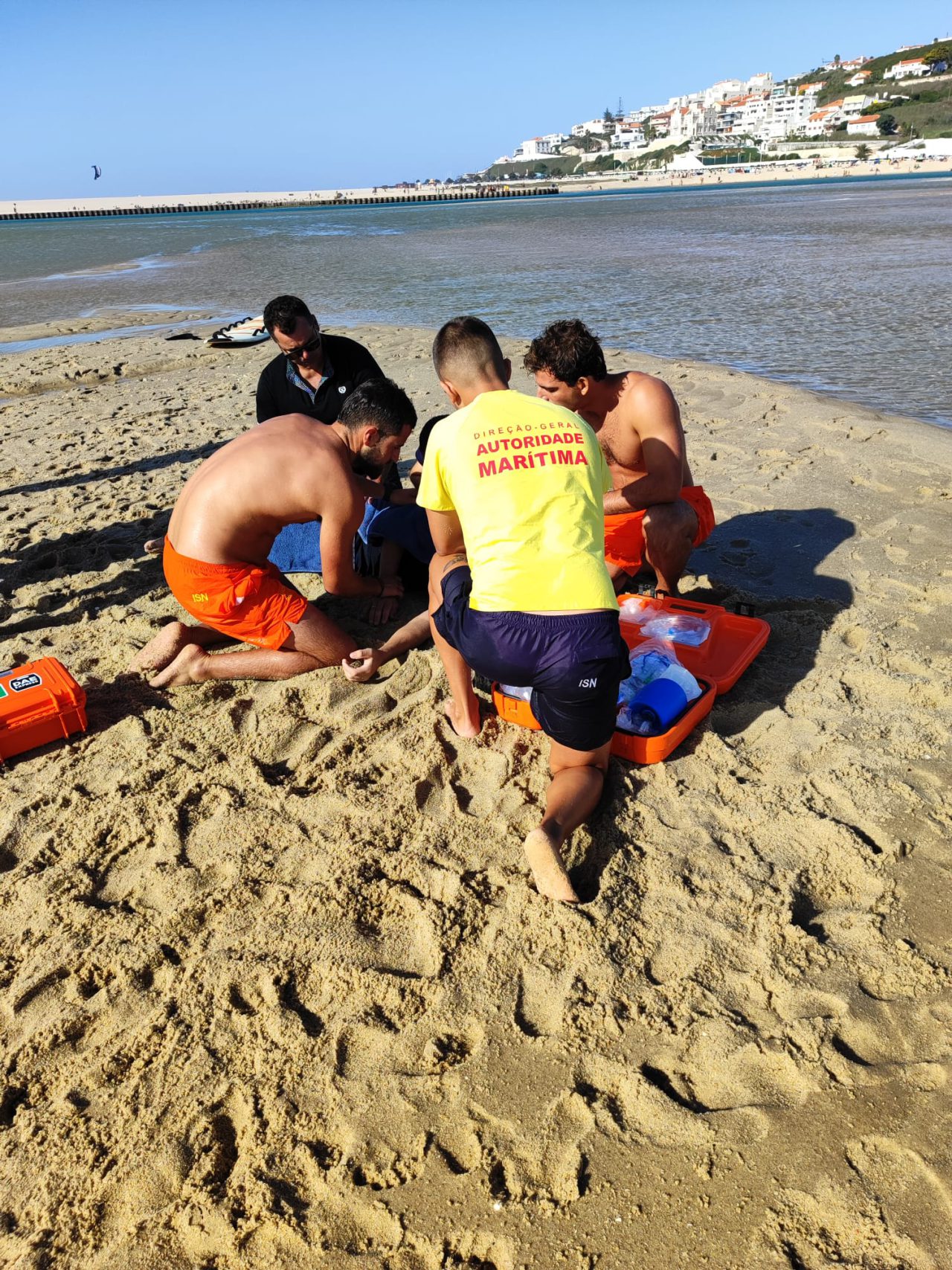 Adolescente socorrido na Lagoa de Óbidos Jornal das Caldas