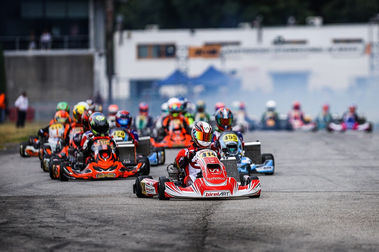 Escola de Karting do Oeste terá cinco pilotos no Campeonato Nacional de  Karting