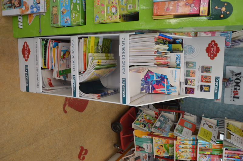 Banco de Recolha e Partilha de Livros Escolares”, na papelaria Vogal