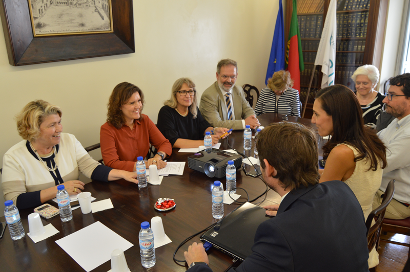 Antes da visita a líder do CDS-PP reuniu-se com os novos elementos do Conselho de Administração do CHO