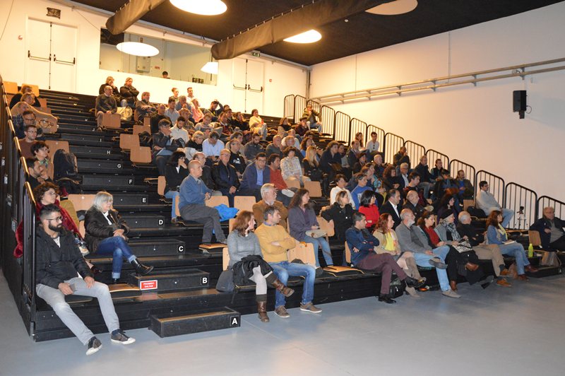 A conferência que teve lugar no auditório da Escola Rafael Bordalo Pinheiro contou com pessoas oriundas de norte a sul do país 