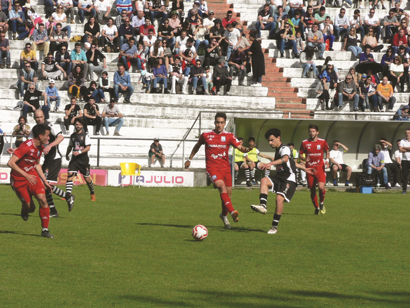 A equipa do Caldas recebeu a União Desportiva de Leiria na tarde do passado sábado e perdeu por (0-2)