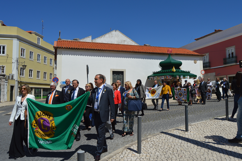 Desfile das delegações pela Praça da Fruta