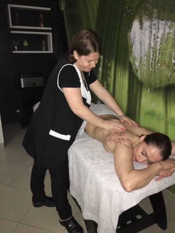 A esteticista tem sido muito procurada pelos seus tratamentos na área das massagens