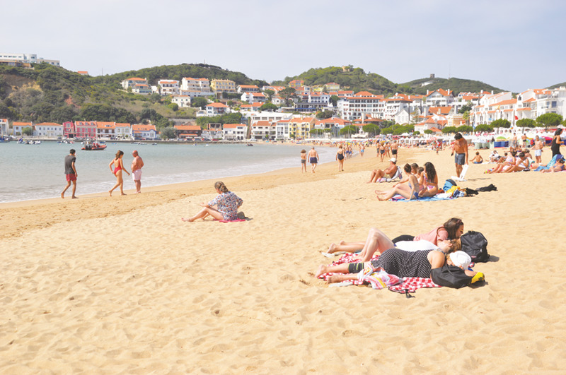 Uma das ocorrências mais graves na praia de São Martinho do Porto foi uma banhista que entrou em paragem cardiorrespiratória
