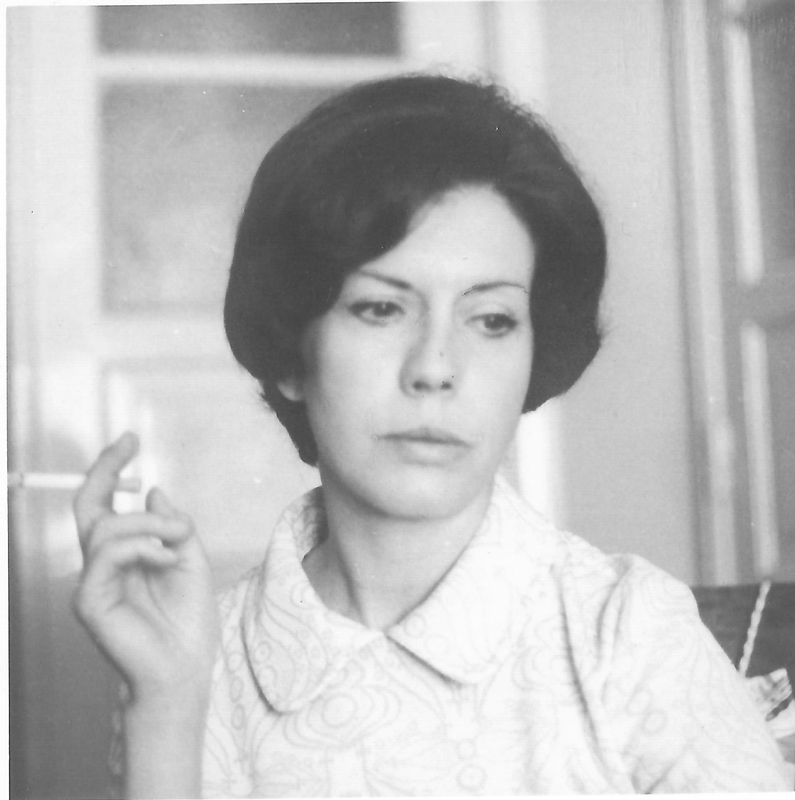 Fernanda Botelho, distinguiu-se como romancista, tendo deixado uma obra extensa que lhe valeu vários prémios 