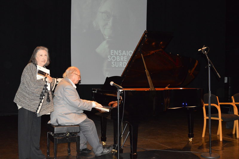 A pianista e o maestro aproveitaram para cantar os parabéns à sua esposa, que estava presente no evento