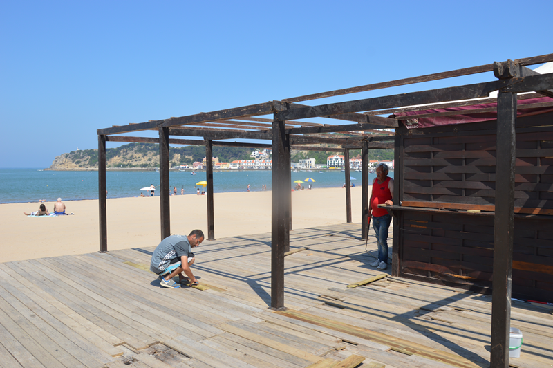 “Bar do Areal” prepara o seu espaço para abrir a 6 de junho com mesas na areia da praia 