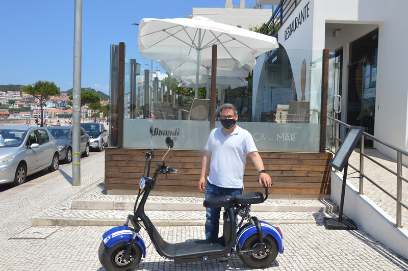 O empresário Paulo Ribeiro adquiriu um veículo elétrico para o serviço de take-away