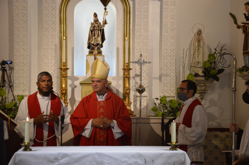 Celebração de missa presidida pelo bispo auxiliar de Lisboa