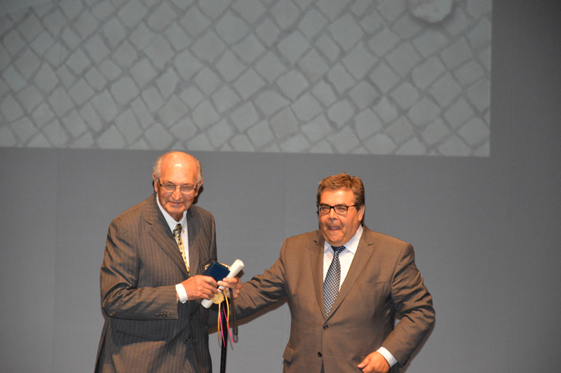 Carlos Matos de Sousa - Medalha Municipal  de Mérito Comercial e Industrial
